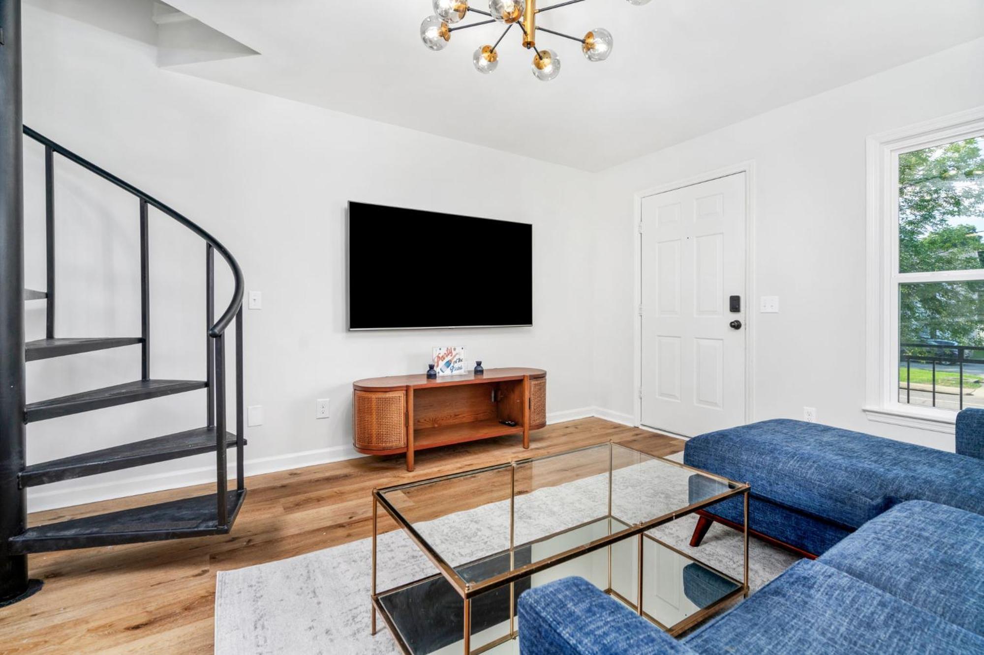 Remodeled And New - Walk To Downtown Auburn Apartment Екстериор снимка