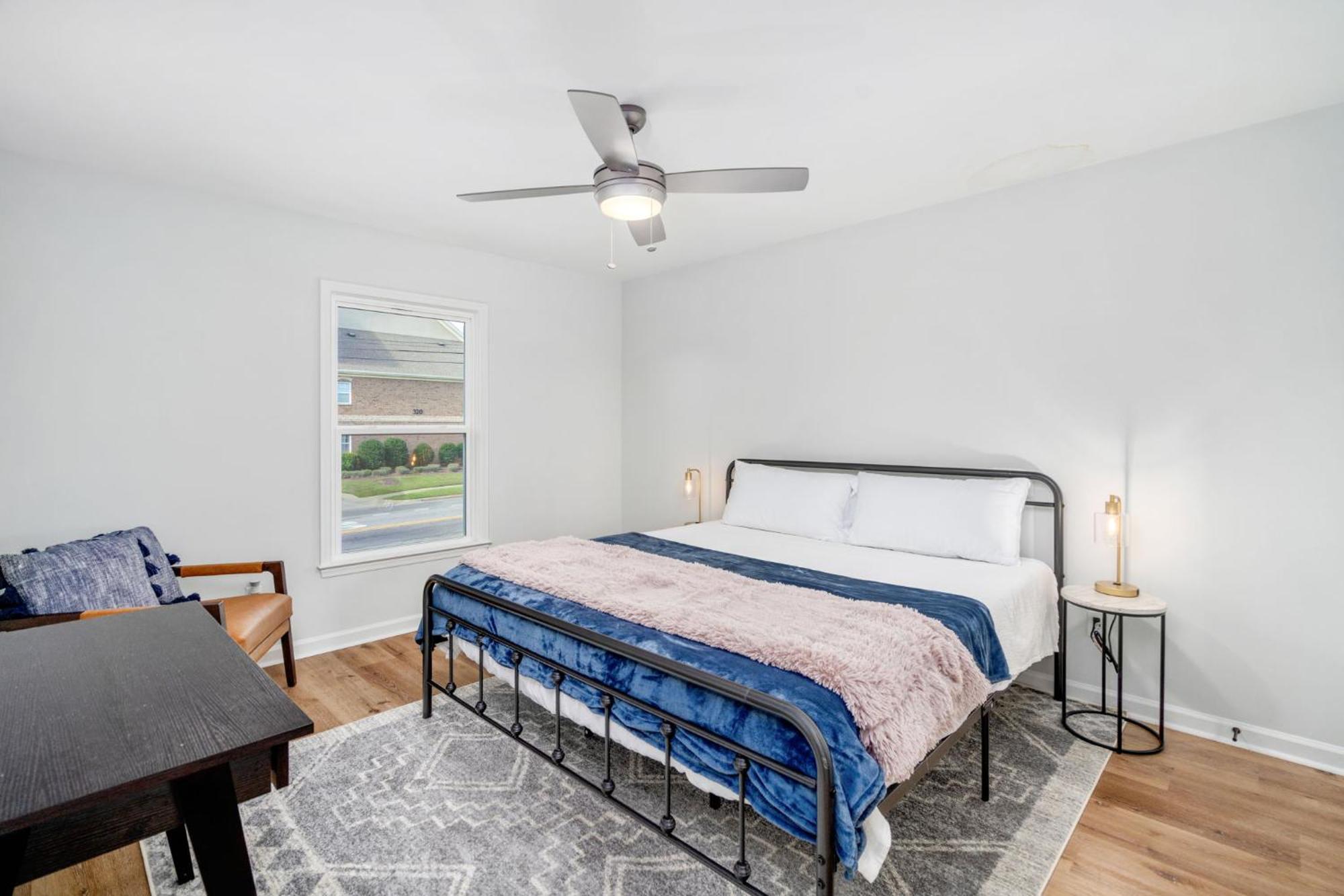Remodeled And New - Walk To Downtown Auburn Apartment Екстериор снимка